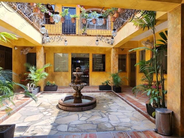 Local C en plaza los Mercados | Emiliano Zapata - Puerto Vallarta - Jalisco