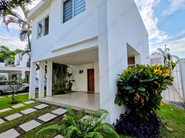 Madre Perla | Las Moras - Puerto Vallarta - Jalisco
